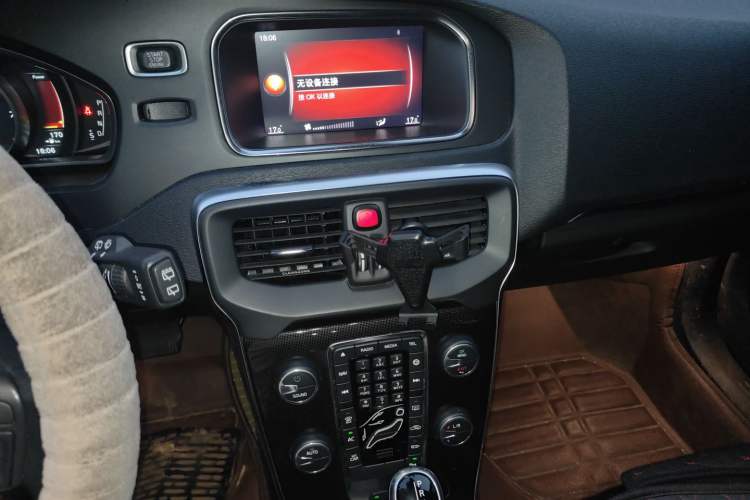 Used Volvo V40 2018 T3 Zhiyi Edition Audio And AC Panel