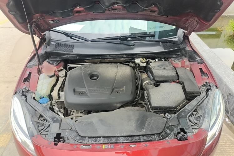 Used Volvo V40 2018 T3 Zhiya Edition Engine Bay