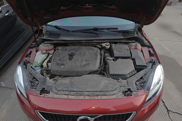 Used Volvo V40 2018 T3 Zhiyi Edition Engine Bay