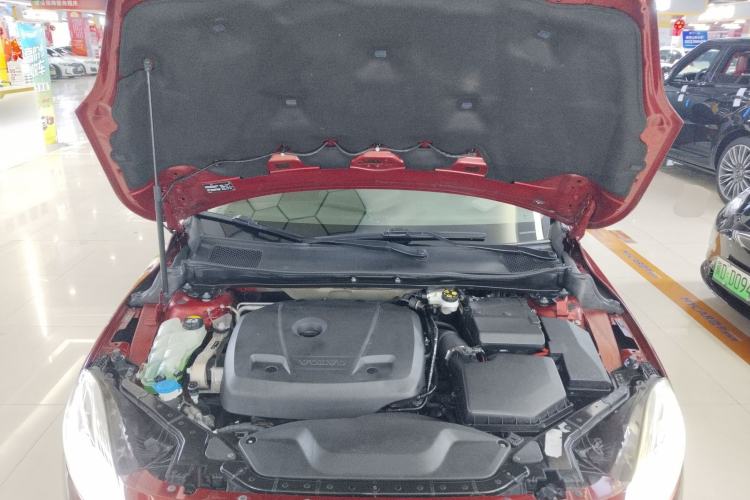 Used Volvo V40 2018 T3 Zhiyi Edition Engine Bay