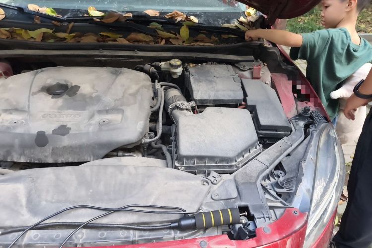 Used Volvo V40 2018 T4 Zhiya Edition Engine Bay Left