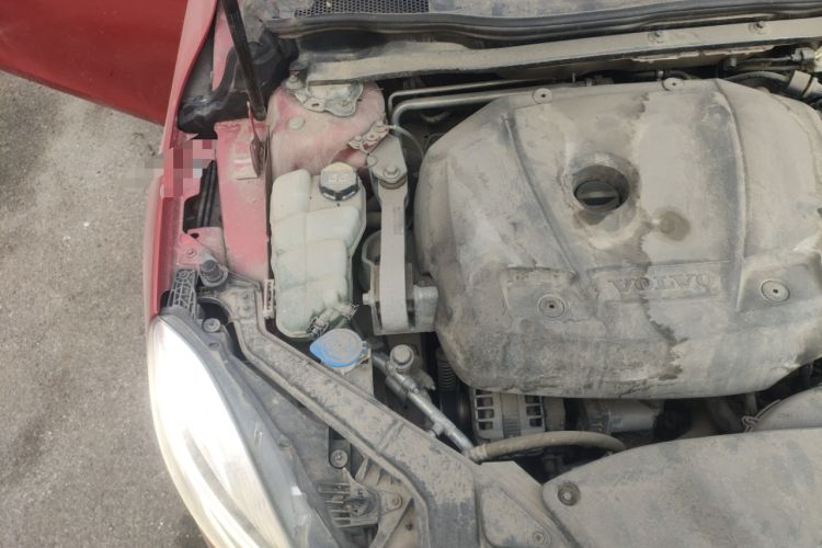 Used Volvo V40 2018 T3 Zhiya Edition Engine Bay Right