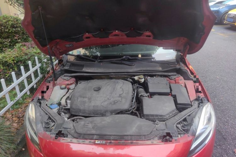 Used Volvo V40 2018 T3 Zhiya Edition Engine Bay