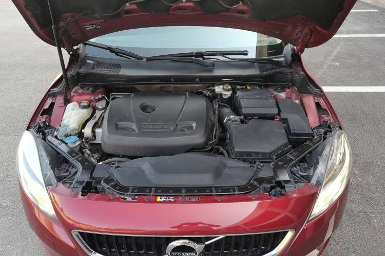 Used Volvo V40 2018 T3 Zhiyi Edition Engine Bay