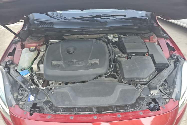 Used Volvo V40 2018 T3 Zhiyi Edition Engine Bay