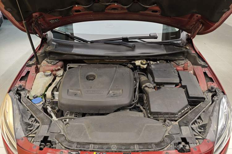Used Volvo V40 2018 T3 Zhiyi Edition Engine Bay
