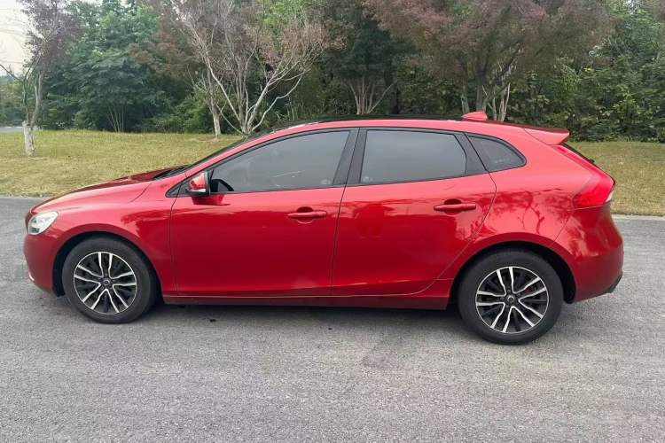 Used Volvo V40 2018 T3 Zhiyi Edition Exterior 3