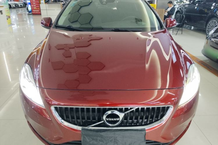 Used Volvo V40 2018 T3 Zhiyi Edition Front