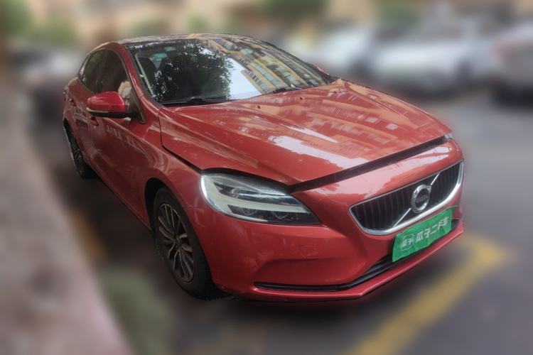 Used Volvo V40 2018 T3 Zhiya Edition Front Right 45 Deg