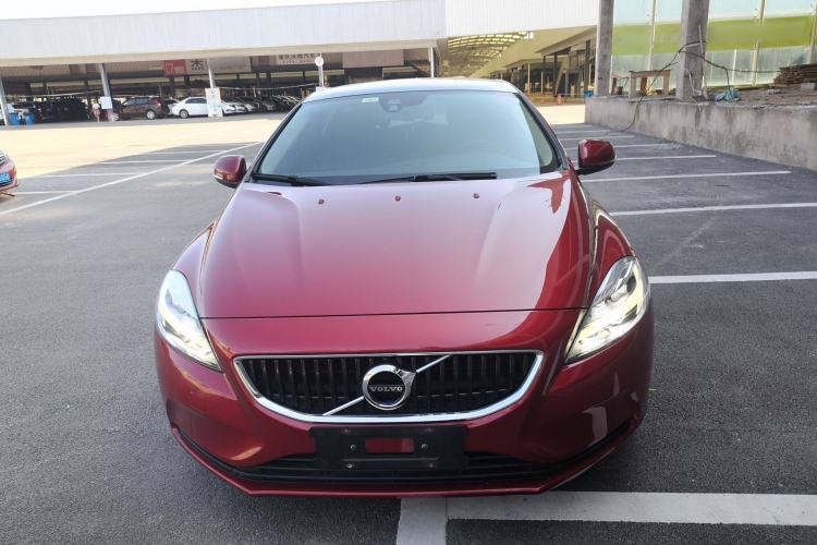 Used Volvo V40 2018 T3 Zhiyi Edition Front