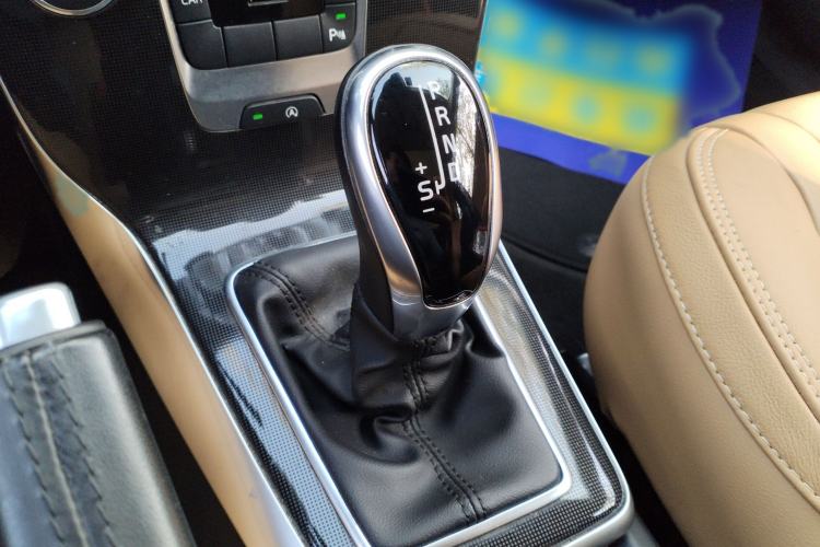 Used Volvo V40 2018 T3 Zhiyi Edition Gear Lever