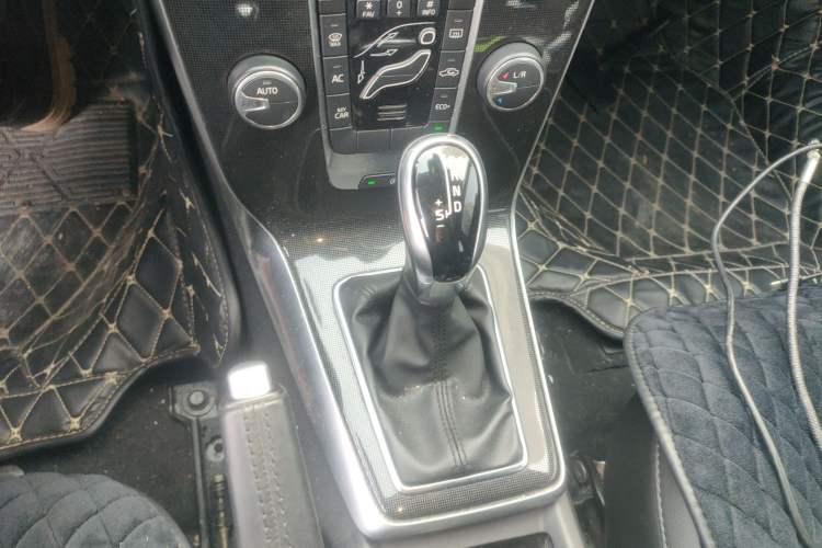 Used Volvo V40 2018 T3 Zhiya Edition Gear Lever