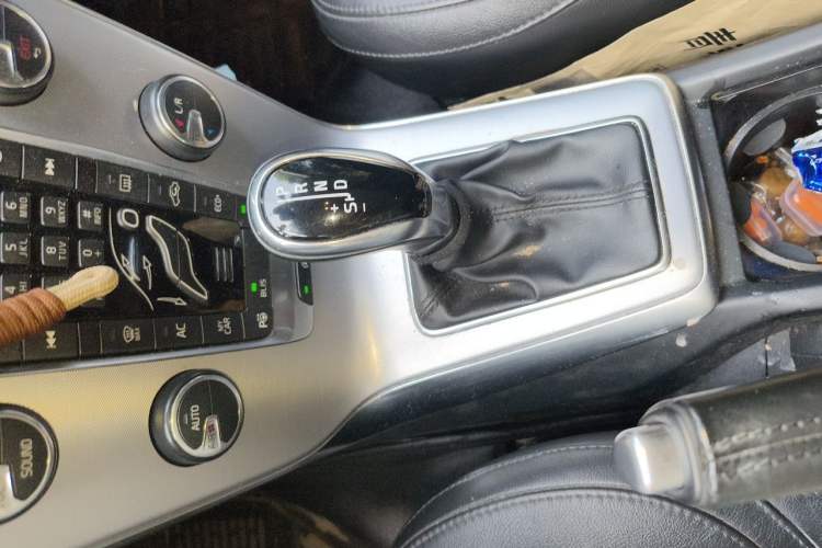 Used Volvo V40 2018 T4 Zhiya Edition Gear Lever