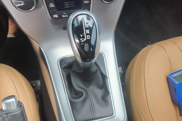 Used Volvo V40 2018 T3 Zhiya Edition Gear Lever