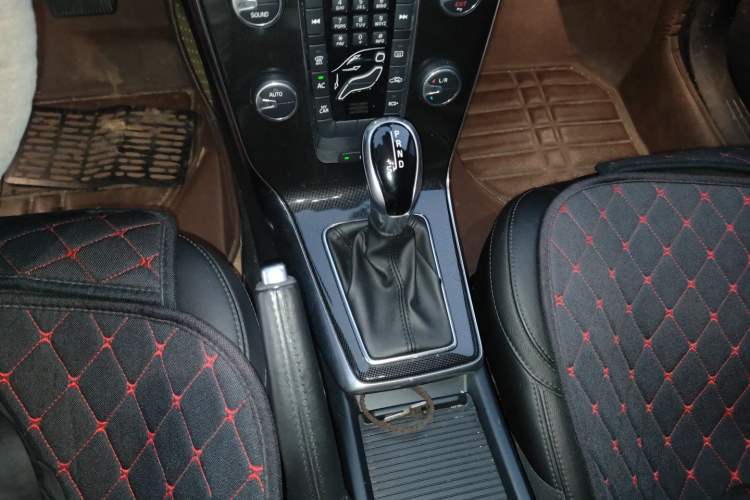 Used Volvo V40 2018 T3 Zhiyi Edition Gear Lever