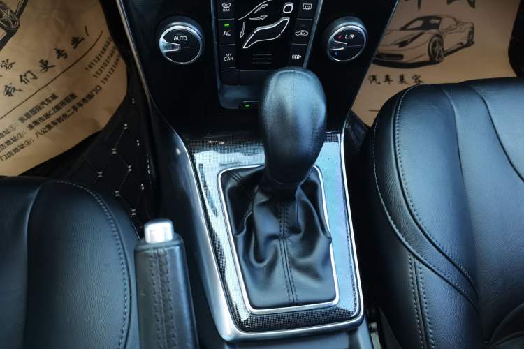 Used Volvo V40 2018 T3 Zhiyi Edition Gear Lever