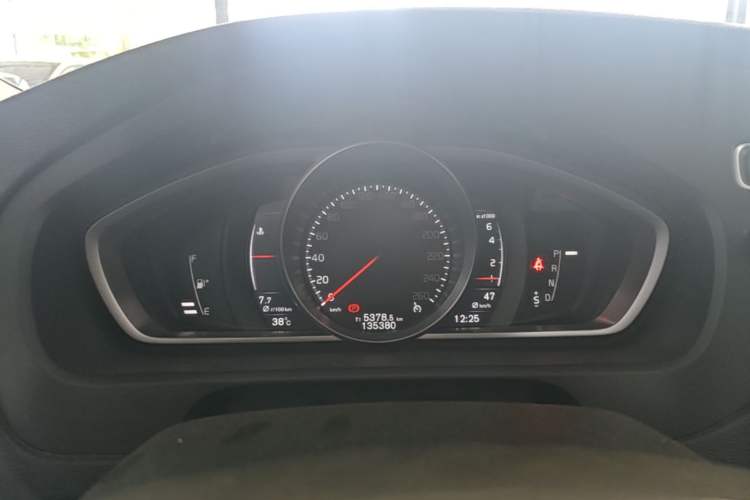 Used Volvo V40 2018 T3 Zhiyi Edition Instrument Cluster