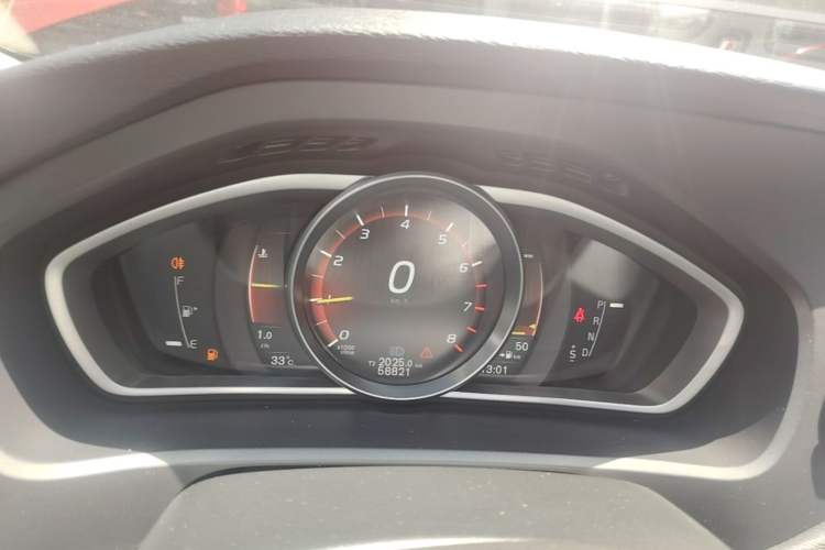 Used Volvo V40 2018 T3 Zhiyi Edition Instrument Cluster