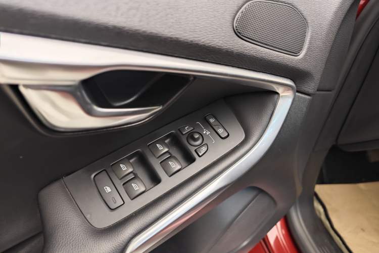 Used Volvo V40 2018 T3 Zhiyi Edition Interior 12
