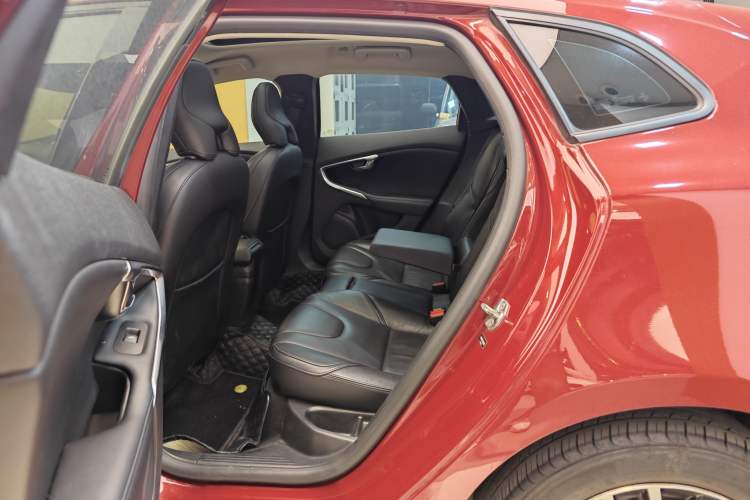 Used Volvo V40 2018 T3 Zhiyi Edition Interior 4