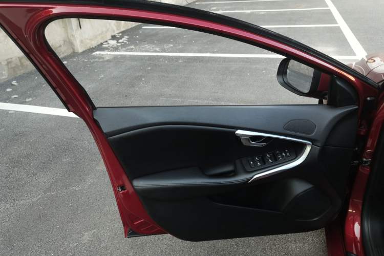 Used Volvo V40 2018 T3 Zhiyi Edition Left Front Door Interior