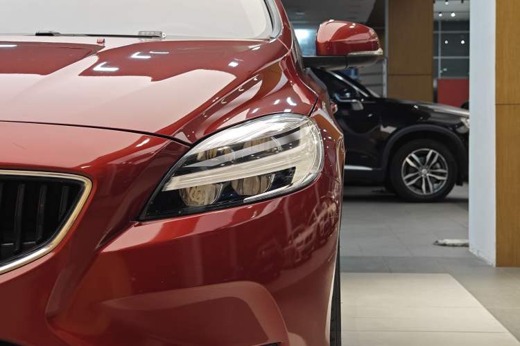 Used Volvo V40 2018 T3 Zhiyi Edition Left Front Headlight