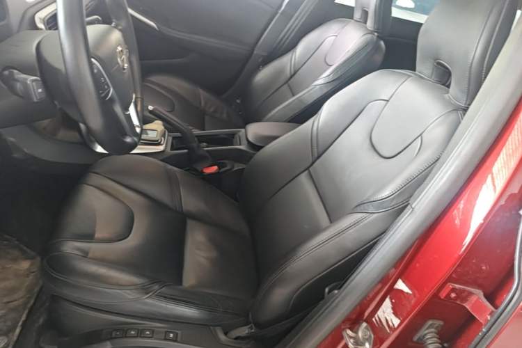 Used Volvo V40 2018 T3 Zhiyi Edition Left Front Seat