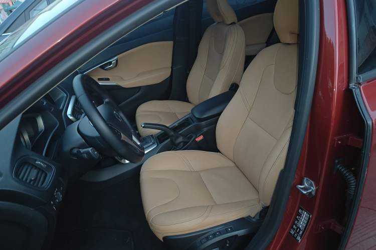 Used Volvo V40 2018 T3 Zhiyi Edition Left Front Seat