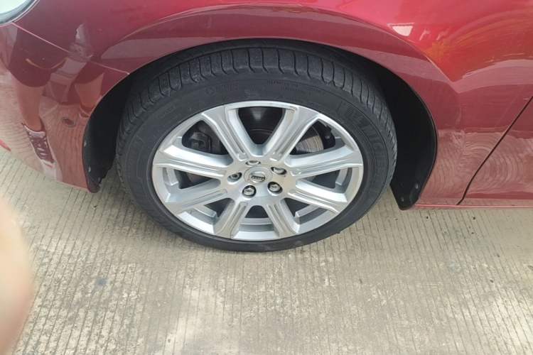Used Volvo V40 2018 T3 Zhiya Edition Left Front Wheel Hub