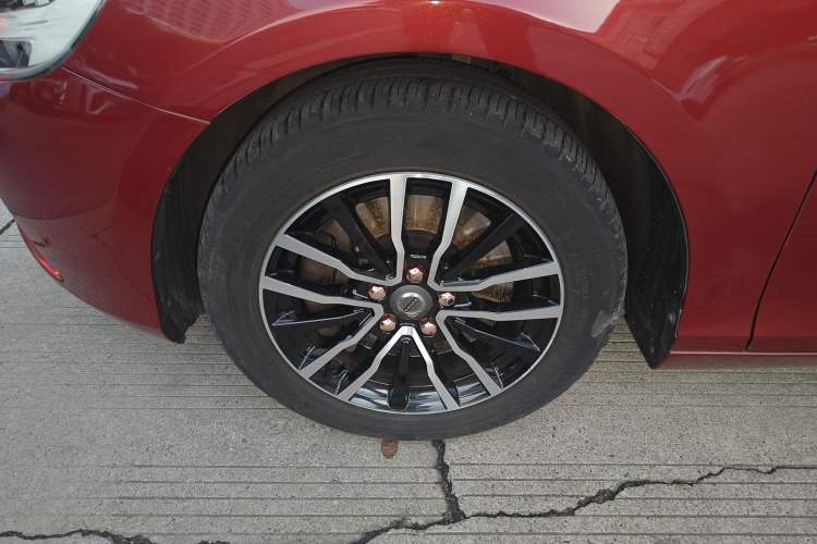 Used Volvo V40 2018 T3 Zhiyi Edition Left Front Wheel Hub