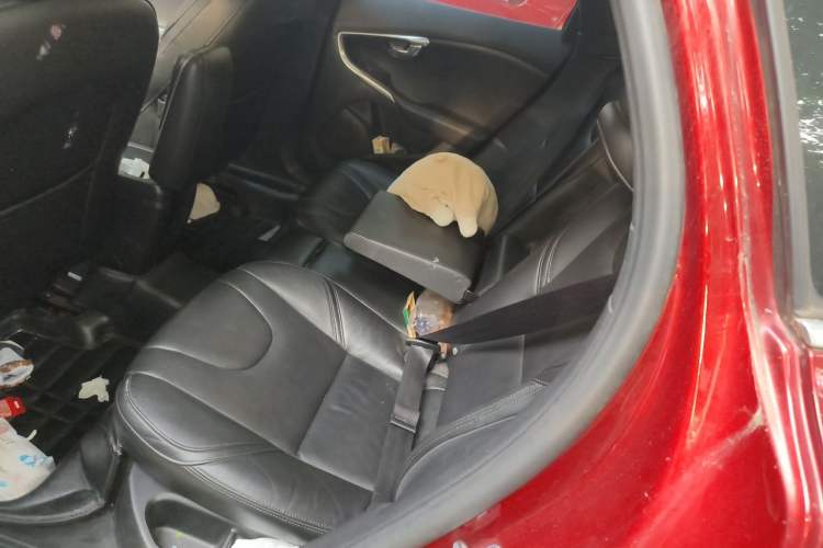 Used Volvo V40 2018 T4 Zhiya Edition Left Rear Seat