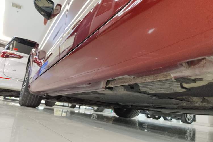 Used Volvo V40 2018 T3 Zhiyi Edition Left Side Sill