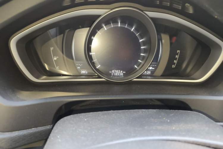 Used Volvo V40 2018 T4 Zhiya Edition Odometer Close Up