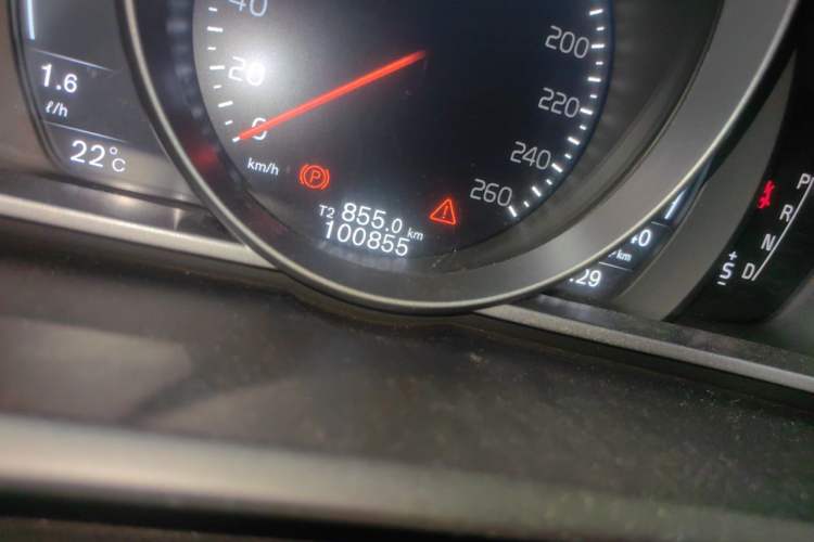 Used Volvo V40 2018 T3 Zhiya Edition Odometer Close Up