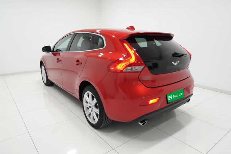 Used Volvo V40 2018 T3 Zhiya Edition Rear Left 45 Deg