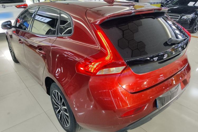 Used Volvo V40 2018 T3 Zhiyi Edition Rear Left 45 Deg