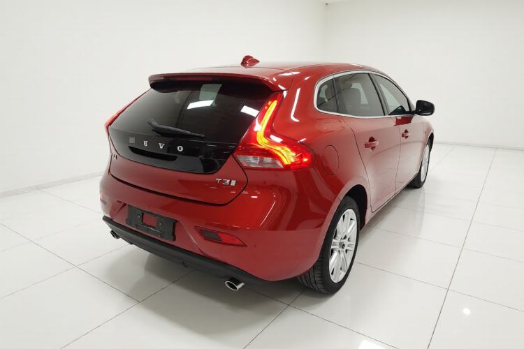 Used Volvo V40 2018 T3 Zhiya Edition Rear Right 45 Deg