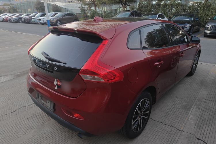 Used Volvo V40 2018 T3 Zhiyi Edition Rear Right 45 Deg