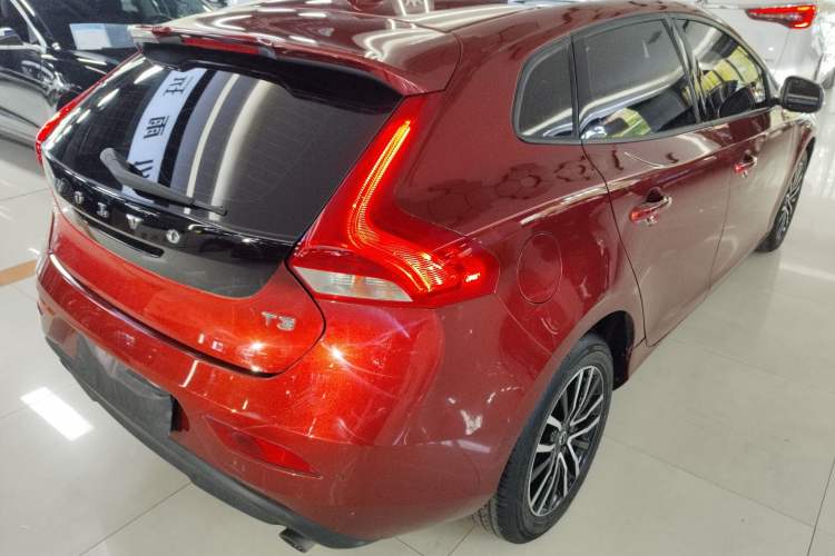 Used Volvo V40 2018 T3 Zhiyi Edition Rear Right 45 Deg