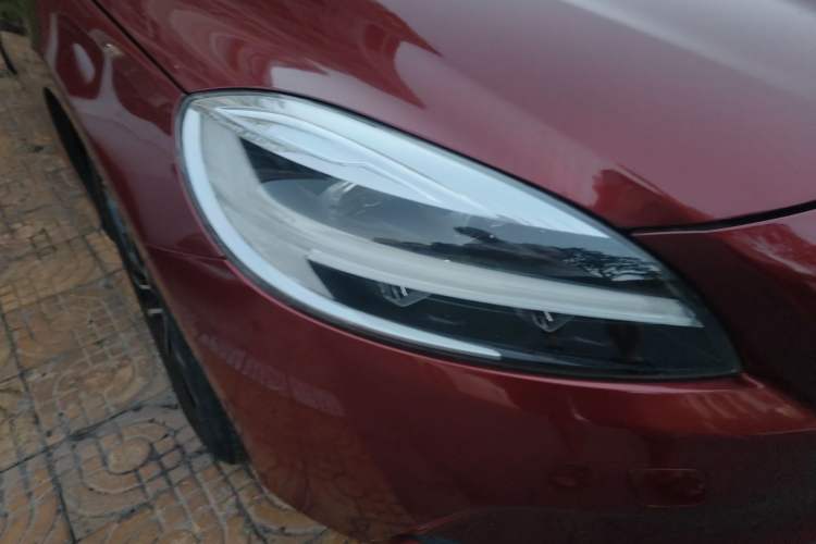 Used Volvo V40 2018 T3 Zhiyi Edition Right Front Headlight