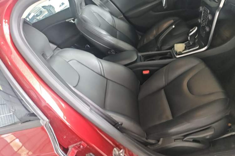 Used Volvo V40 2018 T3 Zhiyi Edition Right Front Seat