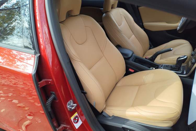 Used Volvo V40 2018 T3 Zhiyi Edition Right Front Seat