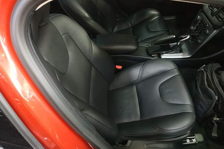 Used Volvo V40 2018 T3 Zhiya Edition Right Front Seat