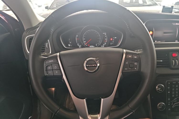 Used Volvo V40 2018 T3 Zhiyi Edition Steering Wheel