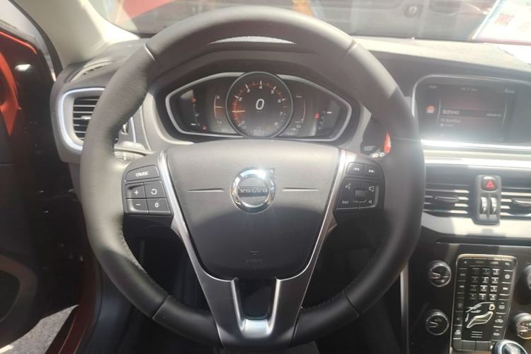 Used Volvo V40 2018 T3 Zhiyi Edition Steering Wheel
