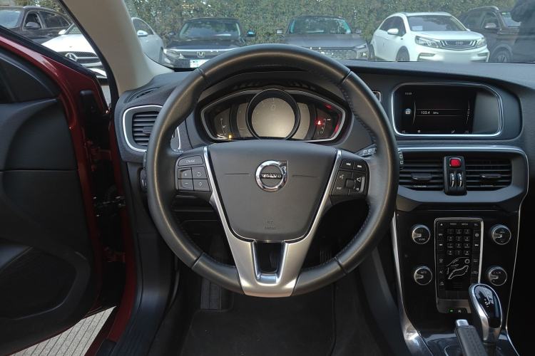 Used Volvo V40 2018 T3 Zhiyi Edition Steering Wheel