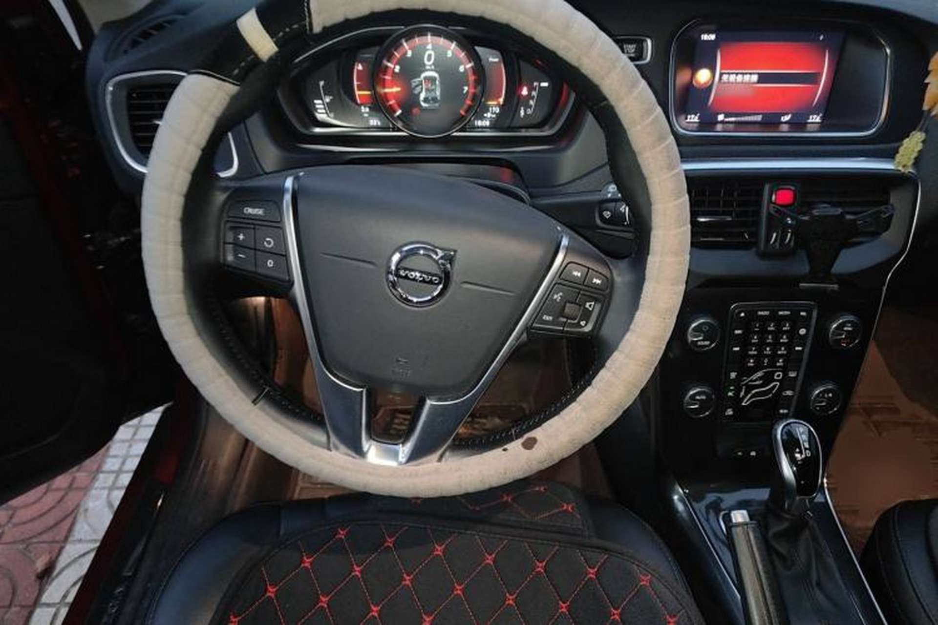 Used Volvo V40 2018 T3 Zhiyi Edition Steering Wheel