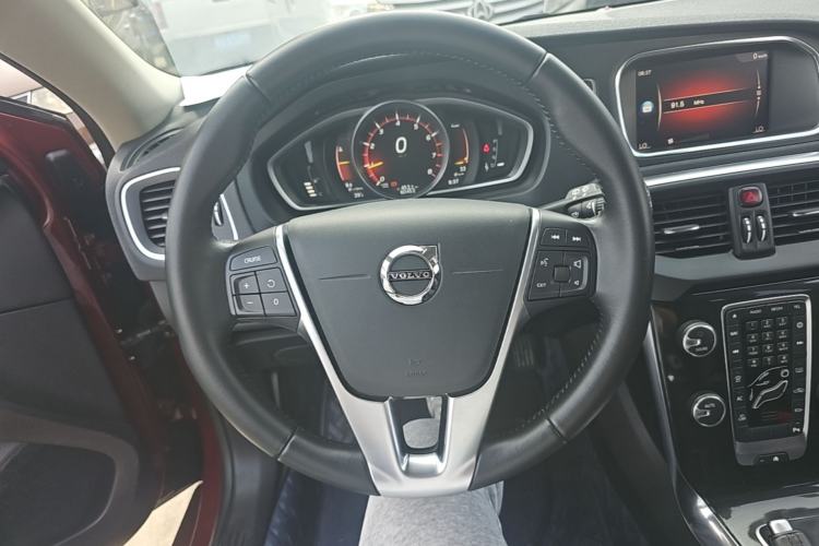 Used Volvo V40 2018 T3 Zhiyi Edition Steering Wheel