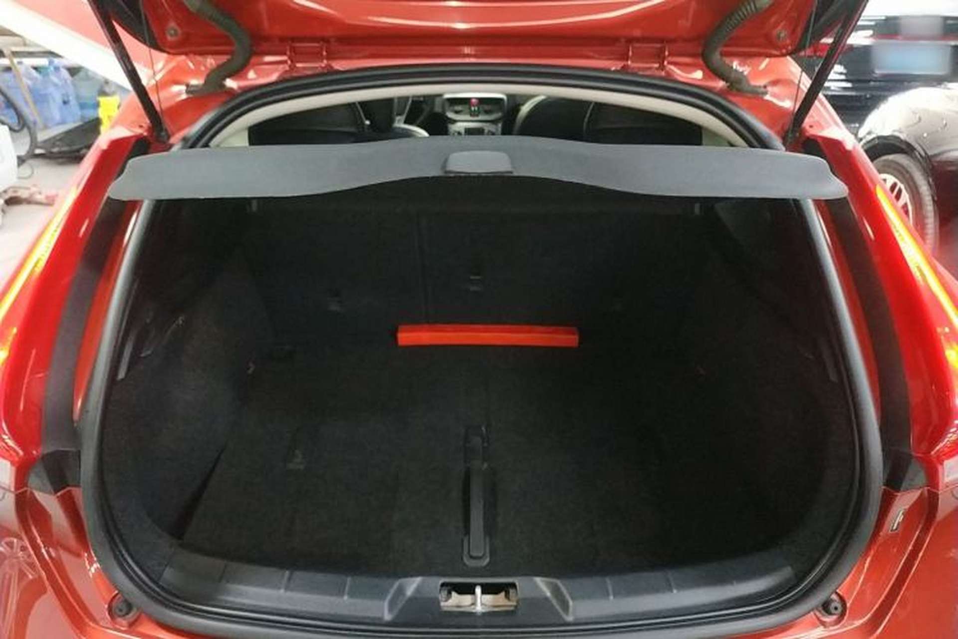 Used Volvo V40 2018 T3 Zhiya Edition Trunk