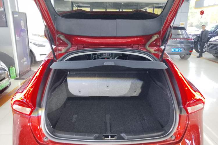 Used Volvo V40 2018 T3 Zhiyi Edition Trunk
